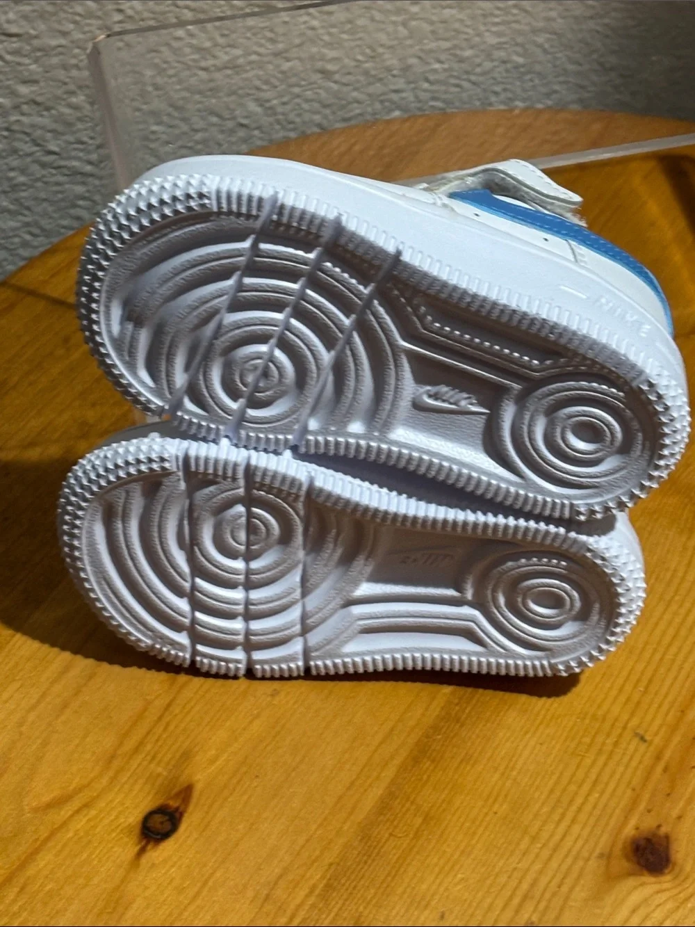 Nike youth low